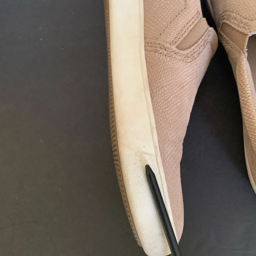 Naturalizer Loafers Women’s 10M Tan Slip-On Textured Leather Padded Insole